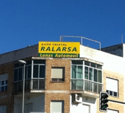 RAL-8